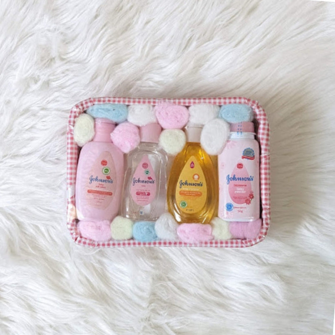 Johnson's Baby Care Gift Set – Essential Pack